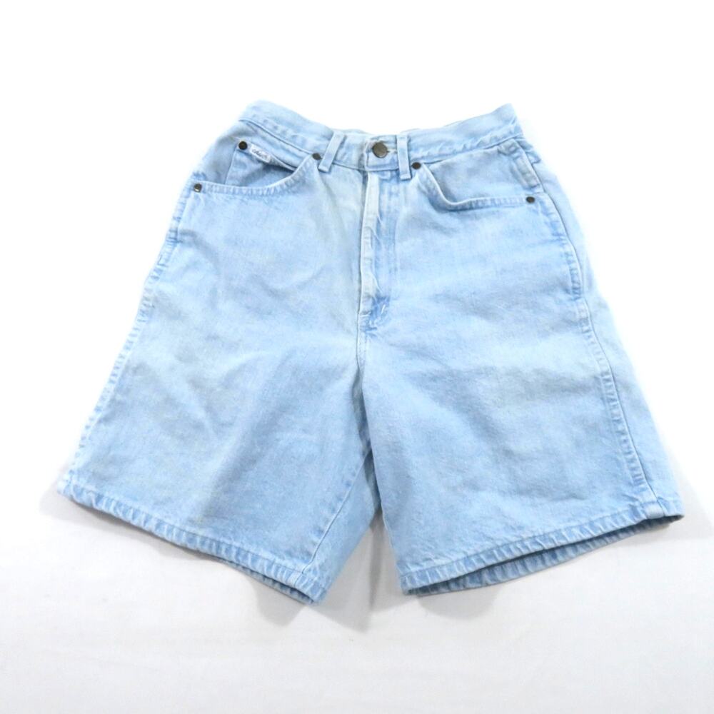 Chic Womens Jean Shorts, Light Blue, Bermuda Length, Sz 8 Measured: 26 1980s